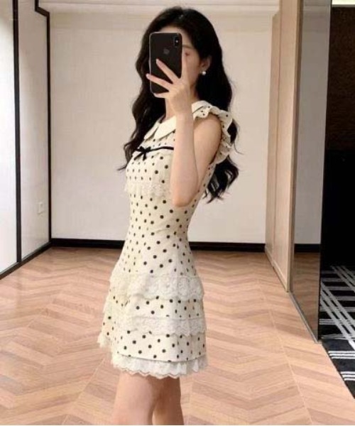 gossip!ロサンゼルス(ゴシップロサンゼルス)の「水玉柄 ピーターパンカラー フリルスリーブ レースヘム ミニワンピース(ワンピース・レディース・ホワイト・M/S)」の7枚目の写真