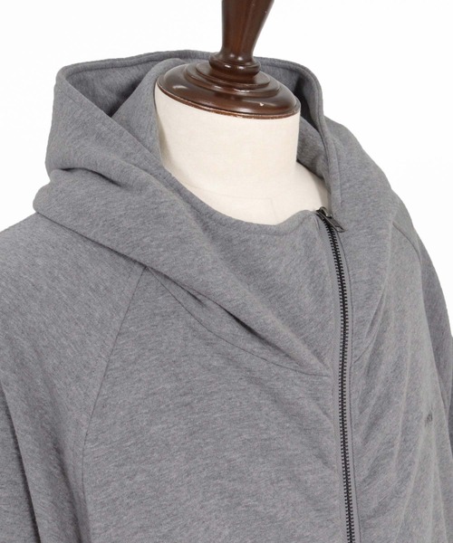 Maison code 13(メゾンコードサーティーン)の「mpa4200- Fleece Lined Asymmetric Hoodie ジップパーカー(M26W-17)(パーカー・メンズ・トップグレー/ブラック・M/L/S)」の16枚目の写真