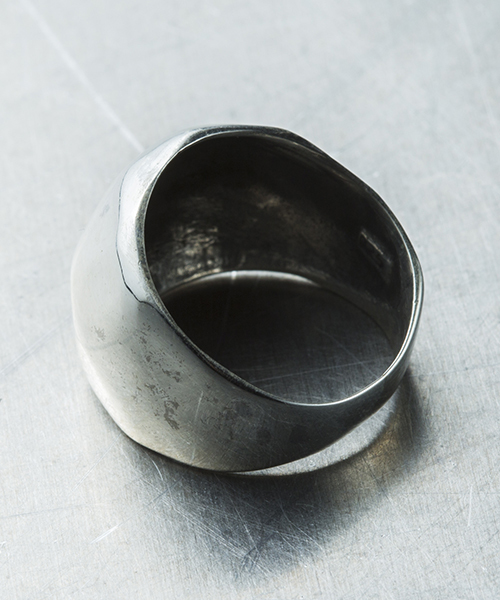 YArKA（ヤーカ）の「【YArKA / ヤーカ】angular ring silver925 / アンギュラー リング シルバー925（リング・レディース・シルバー/ゴールド・#13/#11/#9/#15/#7）」の5枚目の写真