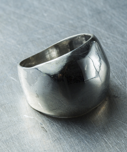 YArKA（ヤーカ）の「【YArKA / ヤーカ】angular ring silver925 / アンギュラー リング シルバー925（リング・レディース・シルバー/ゴールド・#13/#11/#9/#15/#7）」の7枚目の写真