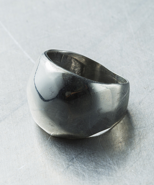 YArKA（ヤーカ）の「【YArKA / ヤーカ】angular ring silver925 / アンギュラー リング シルバー925（リング・レディース・シルバー/ゴールド・#13/#11/#9/#15/#7）」の9枚目の写真