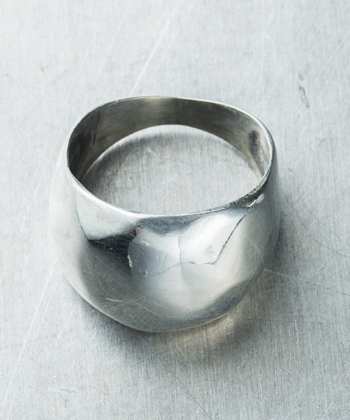 YArKA（ヤーカ）の「【YArKA / ヤーカ】angular ring silver925 / アンギュラー リング シルバー925（リング・レディース・シルバー/ゴールド・#13/#11/#9/#15/#7）」の10枚目の写真