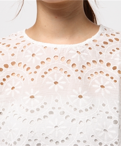 LBC（エルビーシー）の「コットンシフリードロップブラウス        （シャツ/ブラウス・レディース・ブラック/オフホワイト・LARGE/MEDIUM）」の4枚目の写真