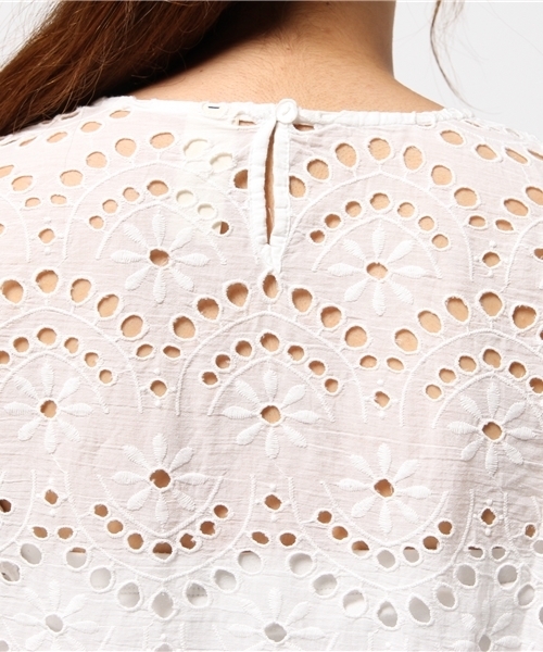 LBC（エルビーシー）の「コットンシフリードロップブラウス        （シャツ/ブラウス・レディース・ブラック/オフホワイト・LARGE/MEDIUM）」の5枚目の写真