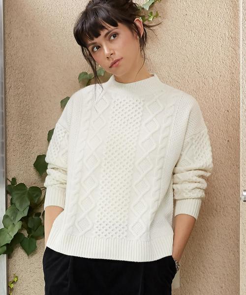 green label relaxing(グリーンレーベルリラクシング)の「CB HAMILTON ARAN WIDE 5Gニット(ニット/セーター・レディース・オフホワイト/ライトグレー/ネイビー/レッド・FREE)」の1枚目の写真