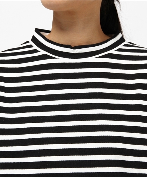 MOUSSY（マウジー）の「OFF NECK BORDER TOPS（Tシャツ/カットソー・レディース・ホワイト系その他/ピンク/ダークネイビー/ブラック系その他・FREE）」の8枚目の写真