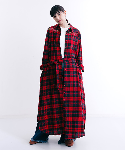 MERLOT（メルロー）の「刺繍入りチェック柄ロングシャツワンピース1238（シャツワンピース・レディース・パープル/レッド/グリーン・FREE）」の6枚目の写真
