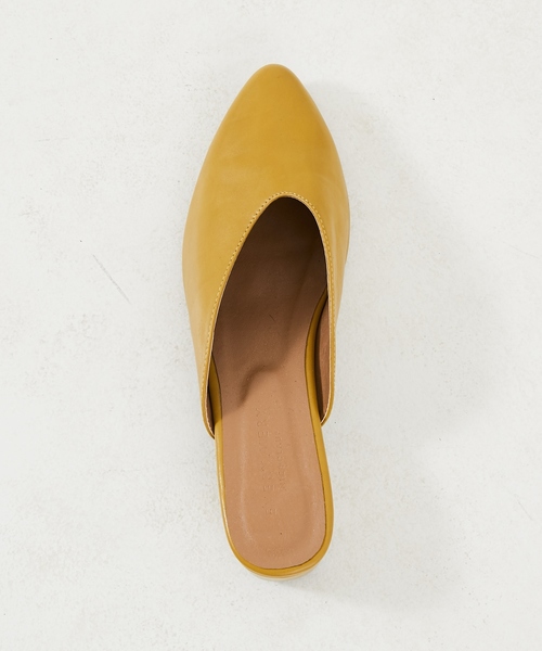 natural couture（ナチュラルクチュール）の「Vカットミュールパンプス（パンプス・レディース・ブラック/シルバーグレー/イエロー・M/L）」の4枚目の写真