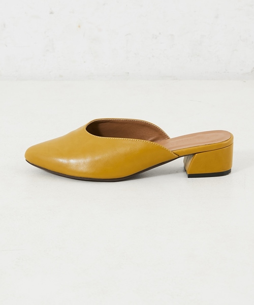 natural couture（ナチュラルクチュール）の「Vカットミュールパンプス（パンプス・レディース・ブラック/シルバーグレー/イエロー・M/L）」の5枚目の写真