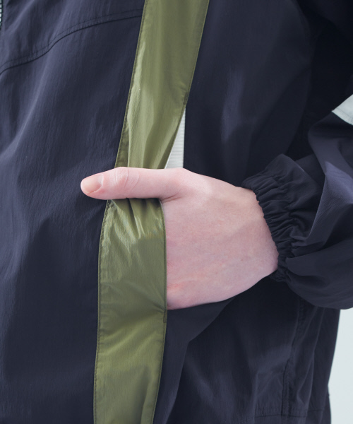 MYSELF ABAHOUSE（マイセルフアバハウス）の「【MYSELF ABAHOUSE】ナイロンストレッチフードブルゾン/ジャケット（ブルゾン・メンズ・カーキ/ボルドー/ネイビー・S/M/L）」の8枚目の写真