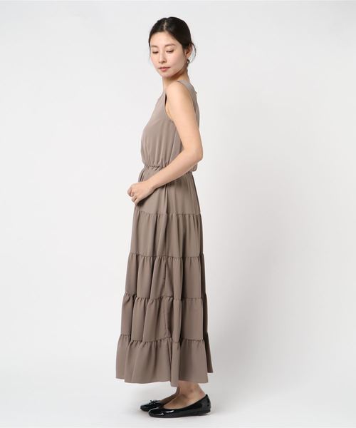 TRUDEA(トルディア)の「ティアード ロングワンピース(ワンピース・レディース・イエロー/ブルー/モカ/ラベンダー・MEDIUM/LARGE)」の6枚目の写真
