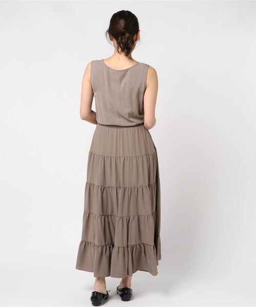 TRUDEA(トルディア)の「ティアード ロングワンピース(ワンピース・レディース・イエロー/ブルー/モカ/ラベンダー・MEDIUM/LARGE)」の5枚目の写真