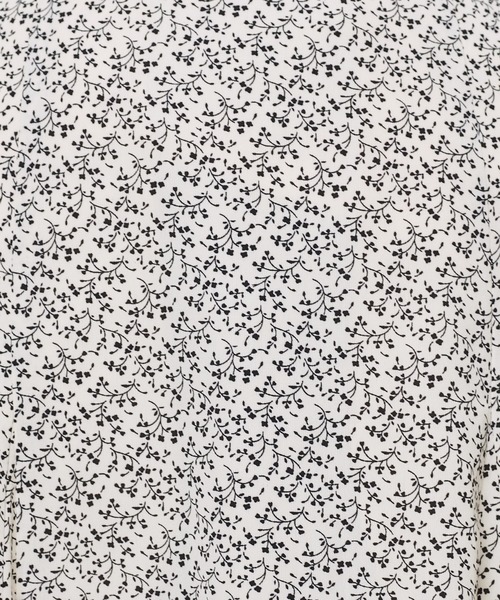 natural couture(ナチュラルクチュール)の「レトロ小花三角マチスカート(スカート・レディース・ブラック/サックスブルー/アイボリー・FREE)」の6枚目の写真