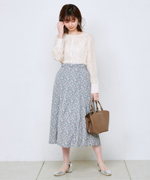 natural couture(ナチュラルクチュール)の「レトロ小花三角マチスカート(スカート・レディース・ブラック/サックスブルー/アイボリー・FREE)」の11枚目の写真