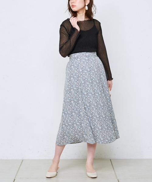 natural couture(ナチュラルクチュール)の「レトロ小花三角マチスカート(スカート・レディース・ブラック/サックスブルー/アイボリー・FREE)」の9枚目の写真