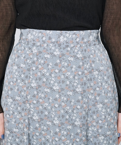 natural couture(ナチュラルクチュール)の「レトロ小花三角マチスカート(スカート・レディース・ブラック/サックスブルー/アイボリー・FREE)」の19枚目の写真
