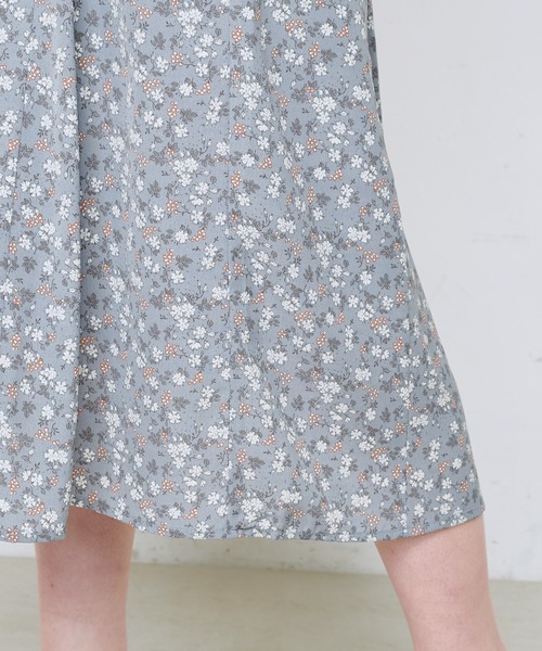 natural couture(ナチュラルクチュール)の「レトロ小花三角マチスカート(スカート・レディース・ブラック/サックスブルー/アイボリー・FREE)」の22枚目の写真