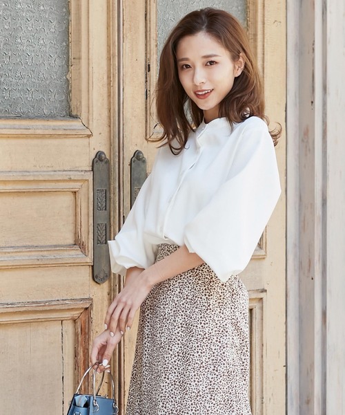 KOBE LETTUCE（コウベレタス）の「タックボリュームスリーブバンドカラーシャツ（シャツ/ブラウス・レディース・ブラック/オフホワイト/ブルー系その他/ピンク/ライトベージュ・FREE）」の2枚目の写真