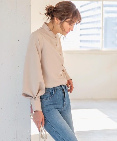 KOBE LETTUCE（コウベレタス）の「タックボリュームスリーブバンドカラーシャツ（シャツ/ブラウス・レディース・ブラック/オフホワイト/ブルー系その他/ピンク/ライトベージュ・FREE）」の14枚目の写真