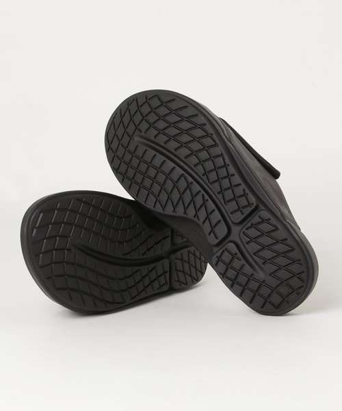 SHIPS any（シップス エニィ）の「OOFOS:*OOahh Sport Flex（サンダル・メンズ・ブラック・27/28/26）」の3枚目の写真