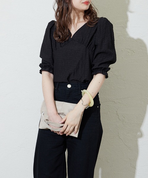 mystic（ミスティック）の「シャーリングパフブラウス（シャツ/ブラウス・レディース・ブルー/ベージュ/ブラック/オフホワイト・FREE）」の17枚目の写真