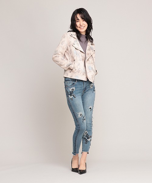 Desigual(デシグアル)の「アンクル MIAMI FLOWERS(その他パンツ・レディース・ブルー・28inch/32inch/30inch/24inch/26inch/34inch)」の5枚目の写真