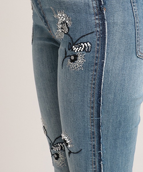 Desigual(デシグアル)の「アンクル MIAMI FLOWERS(その他パンツ・レディース・ブルー・28inch/32inch/30inch/24inch/26inch/34inch)」の8枚目の写真