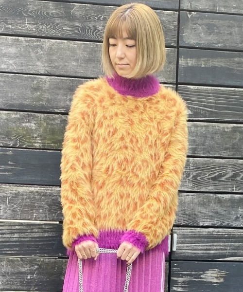 Candy Stripper(キャンディストリッパー)の「FLUFFY PATTERN ニット(ニット/セーター・レディース・レッド/レオパード/ピンク/ブラック・2)」の4枚目の写真