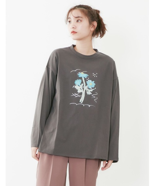 POU DOU DOU(プードゥドゥ)の「コラージュ箔プリントロンTee(Tシャツ/カットソー・レディース・ライトブルー/オフホワイト/ピンク/ダークグレー・3)」の3枚目の写真