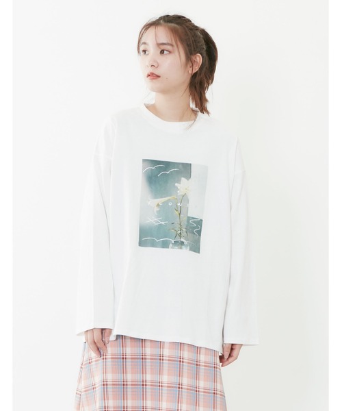 POU DOU DOU(プードゥドゥ)の「コラージュ箔プリントロンTee(Tシャツ/カットソー・レディース・ライトブルー/オフホワイト/ピンク/ダークグレー・3)」の7枚目の写真