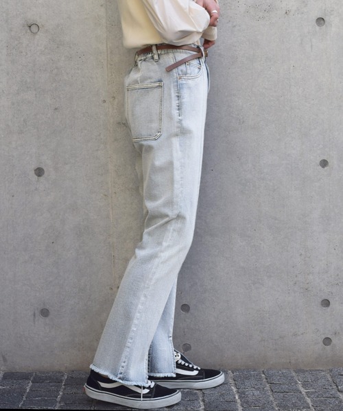 w closet（ダブルクローゼット）の「裾スリットフレアパンツ（デニムパンツ・レディース・ライトベージュ/ブルー/ケミカルウォッシュ/ラベンダー・FREE）」の15枚目の写真