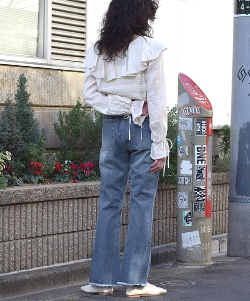 w closet（ダブルクローゼット）の「裾スリットフレアパンツ（デニムパンツ・レディース・ライトベージュ/ブルー/ケミカルウォッシュ/ラベンダー・FREE）」の18枚目の写真