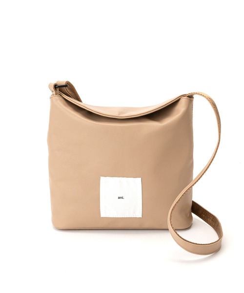 Daily russet(デイリー ラシット)の「【ani.】マグネットフラップショルダーバッグ(ショルダーバッグ・レディース・ブラック/ベージュ・FREE)」の9枚目の写真