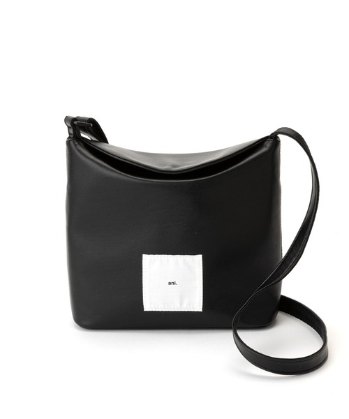 Daily russet(デイリー ラシット)の「【ani.】マグネットフラップショルダーバッグ(ショルダーバッグ・レディース・ブラック/ベージュ・FREE)」の3枚目の写真
