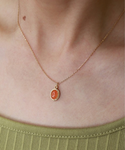 voov（ブーブ）の「ドロップ アクリルカラーシンプル ネックレス（ネックレス・レディース・グリーン/オレンジ/パープル/イエロー・フリー）」の4枚目の写真