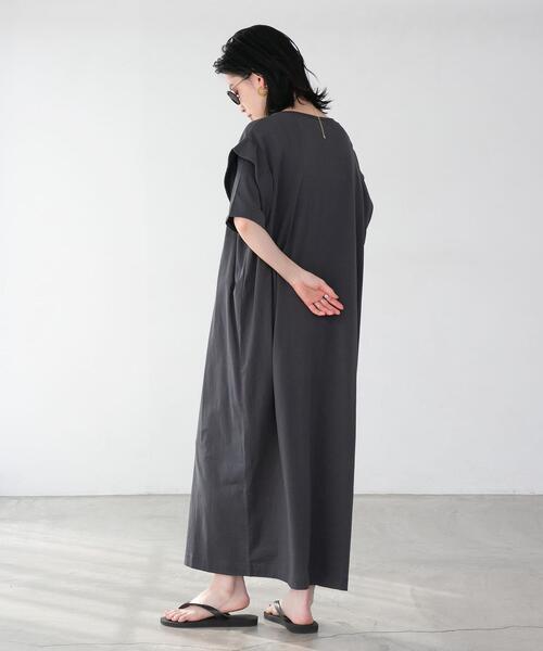 FEELING MADE(フィーリングメイド)の「FEELING MADE UVカット ショルダータック ロングワンピース(ワンピース・レディース・ライトブルー/パープル/ダークグレー/ダークグリーン・LARGE/MEDIUM)」の11枚目の写真