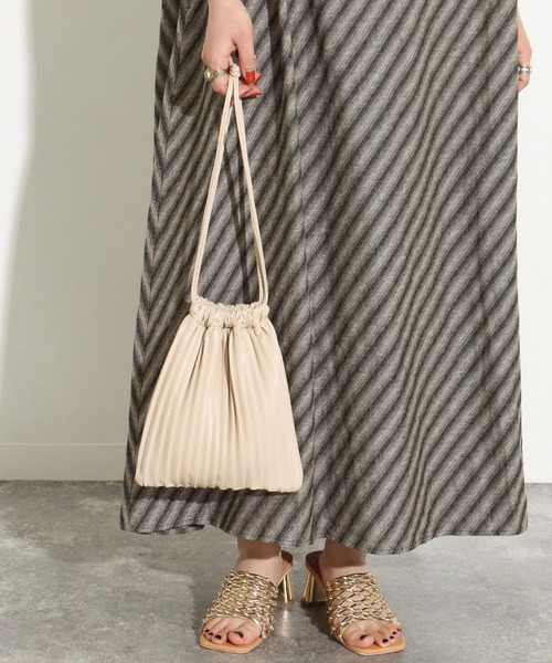 Factor=(ファクターイコール)の「斜めストライプリネンロングワンピース(ワンピース・レディース・ブラック/ベージュ/ライトベージュ・FREE)」の16枚目の写真