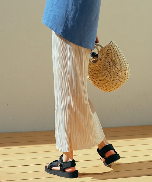 pink adobe(ピンクアドベ)の「◆【M-L】カットプリーツナロースカート(スカート・レディース・カーキ/ライトベージュ/レンガ・40/38)」の2枚目の写真