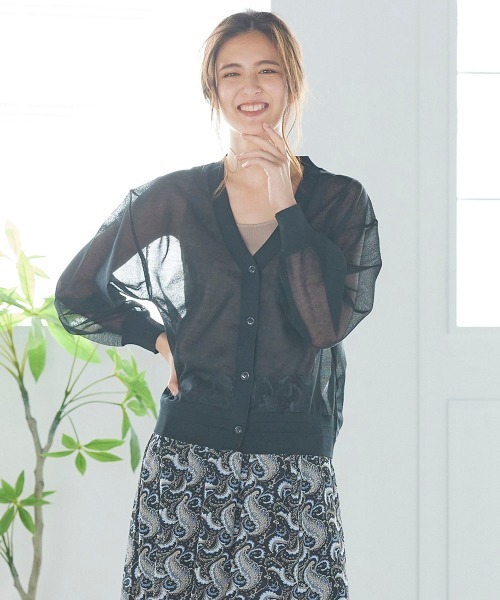 LIPSTAR（リップスター）の「シアーVネック袖ボリュームニットカーデ（カーディガン/ボレロ・レディース・ブラック/ベージュ/イエロー・M）」の10枚目の写真