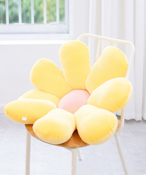 aimoha（アイモハ）の「ふかふかモチモチフラワークッション（クッション/クッションカバー・レディース・ホワイト×イエロー/ホワイト×グリーン/レッド系その他/ホワイト×レッド/イエロー系その他/グリーン系その他・FREE）」の5枚目の写真