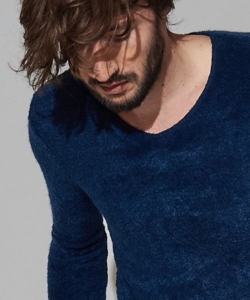 NO ID.(ノーアイディ)の「mlt3459-ビキューレラムパイルV/Nプルオーバー(Tシャツ/カットソー・メンズ・アイボリー/ネイビー/ライトグレー/ダークグレー/ブラック/ワイン・1/2)」の8枚目の写真