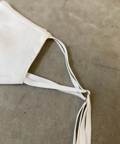 CAPRICIEUX LE'MAGE（カプリシューレマージュ）の「うるおいリボンマスク（マスク・レディース・ホワイト/ベージュ/ネイビー/グレイッシュベージュ・FREE）」の10枚目の写真