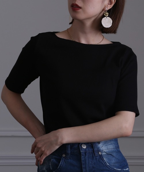 ElegChic（エレグシック）の「ボートネックコットンリブTシャツ（Tシャツ/カットソー・レディース・ブラック/ベージュ/オフホワイト・4L/L/XL/XXL/M）」の4枚目の写真