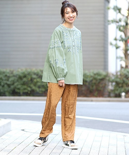 チチカカ（チチカカ）の「キカ刺繍プルオーバー（シャツ/ブラウス・レディース・カーキ/オレンジ/ブルー・FREE）」の10枚目の写真