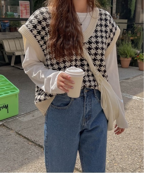 SONA（ソナ）の「SONYUNARA ハウンドトゥース柄ニットベスト（ベスト・レディース・ブラック/ベージュ/グリーン・FREE）」の2枚目の写真