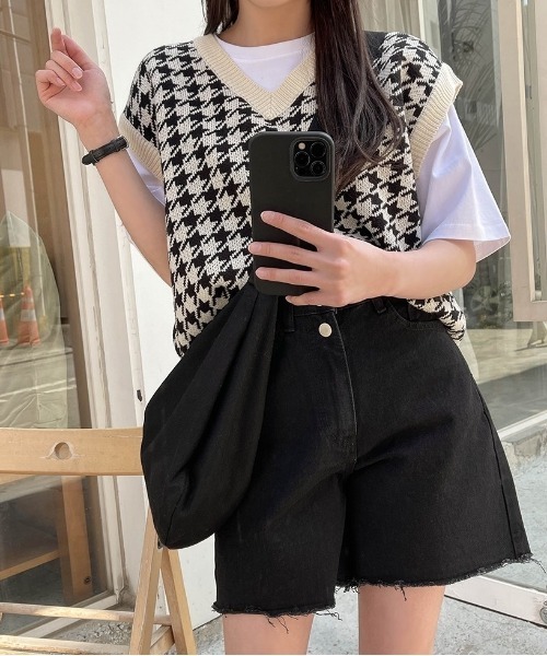 SONA（ソナ）の「SONYUNARA ハウンドトゥース柄ニットベスト（ベスト・レディース・ブラック/ベージュ/グリーン・FREE）」の6枚目の写真