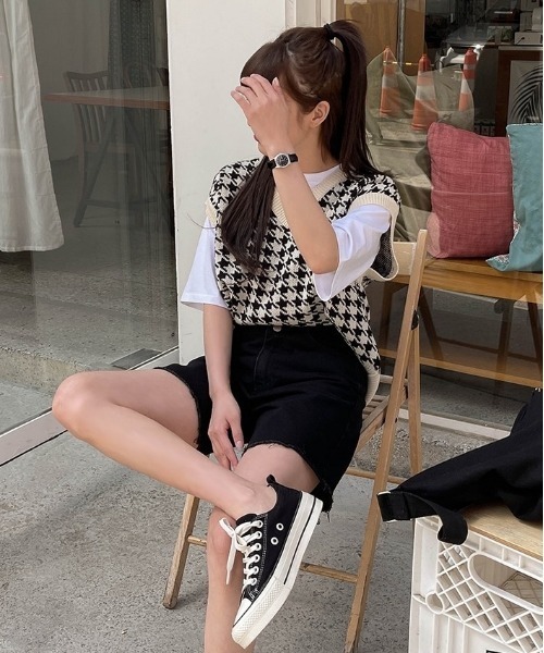 SONA（ソナ）の「SONYUNARA ハウンドトゥース柄ニットベスト（ベスト・レディース・ブラック/ベージュ/グリーン・FREE）」の17枚目の写真