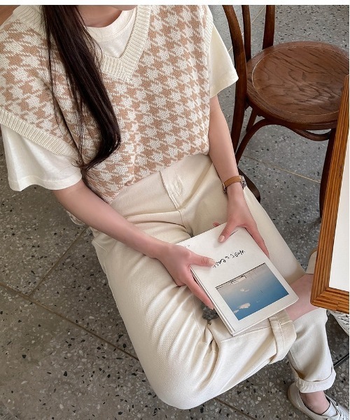 SONA（ソナ）の「SONYUNARA ハウンドトゥース柄ニットベスト（ベスト・レディース・ブラック/ベージュ/グリーン・FREE）」の15枚目の写真