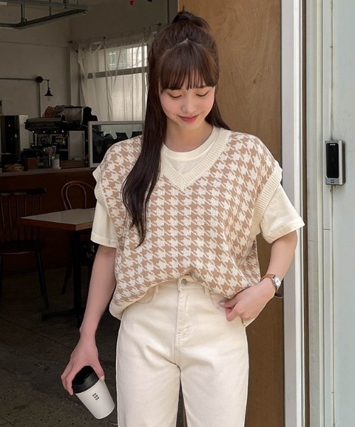 SONA（ソナ）の「SONYUNARA ハウンドトゥース柄ニットベスト（ベスト・レディース・ブラック/ベージュ/グリーン・FREE）」の12枚目の写真