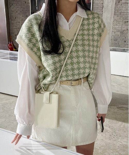 SONA（ソナ）の「SONYUNARA ハウンドトゥース柄ニットベスト（ベスト・レディース・ブラック/ベージュ/グリーン・FREE）」の7枚目の写真